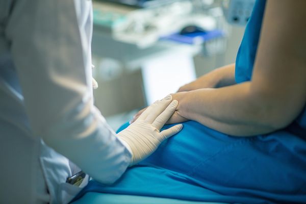 Unikalna odzież dla osób pracujących w medycynie - przegląd oferty sklepów