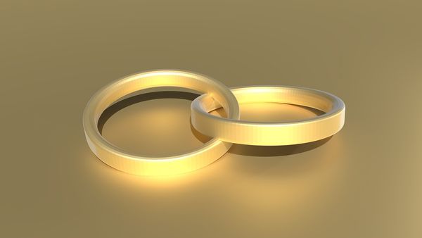 Sztuka noszenia złotych dodatków - triki, o których powinieneś wiedzieć